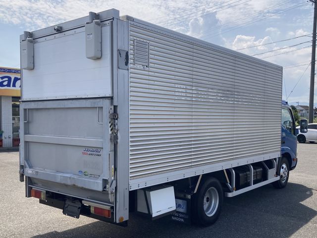 HINO DUTRO 2013 Image 31