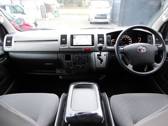 TOYOTA HIACE VAN 2WD 2010 Image 31