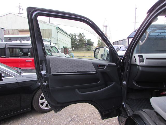 TOYOTA HIACE VAN 2WD 2010 Image 31