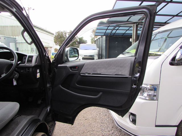 TOYOTA HIACE VAN 2WD 2010 Image 31