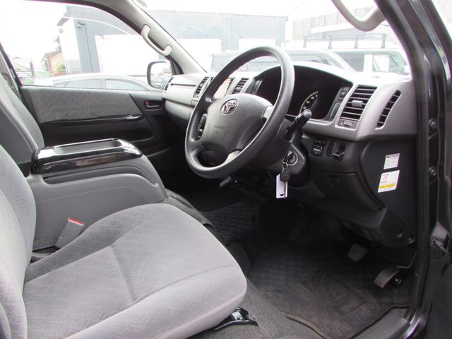TOYOTA HIACE VAN 2WD 2010 Image 31