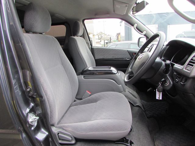 TOYOTA HIACE VAN 2WD 2010 Image 31