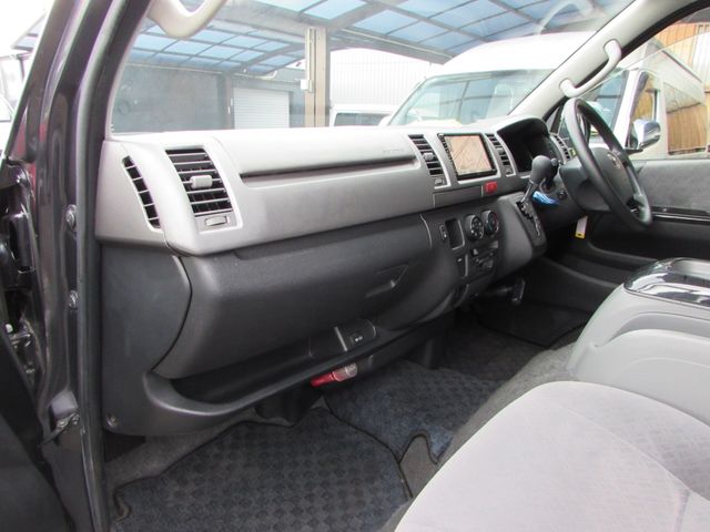 TOYOTA HIACE VAN 2WD 2010 Image 31