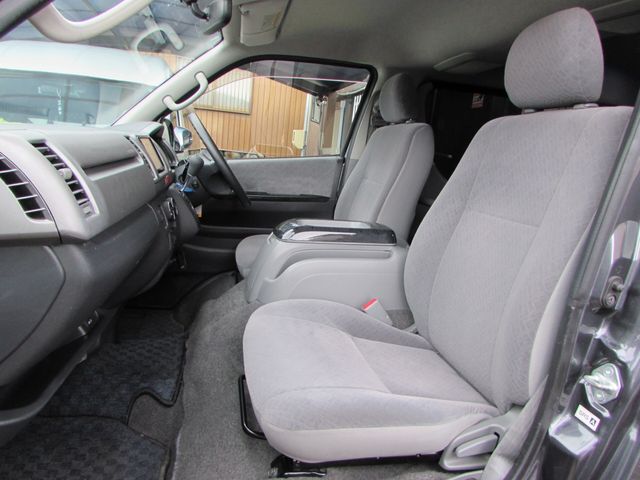 TOYOTA HIACE VAN 2WD 2010 Image 31