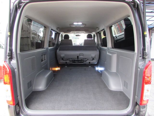 TOYOTA HIACE VAN 2WD 2010 Image 31