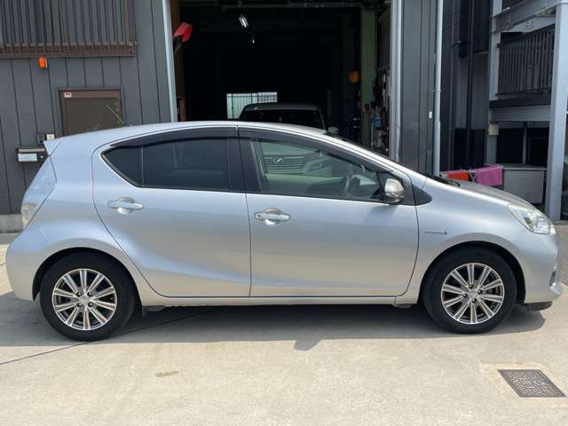 TOYOTA AQUA 2012 Image 31