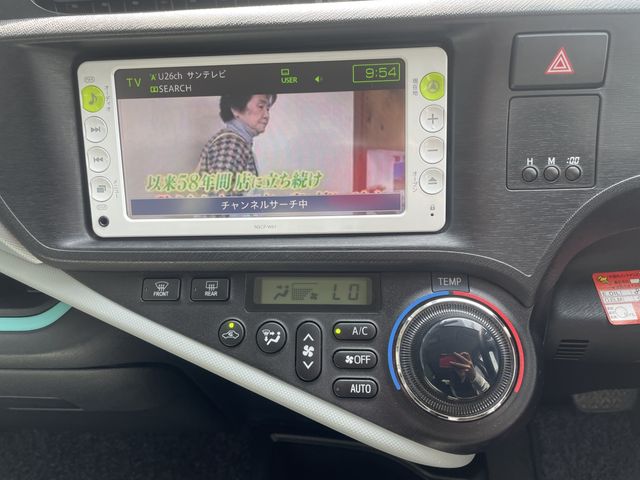 TOYOTA AQUA 2012 Image 31