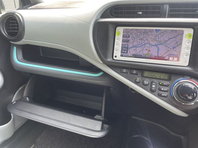 TOYOTA AQUA 2012 Image 31