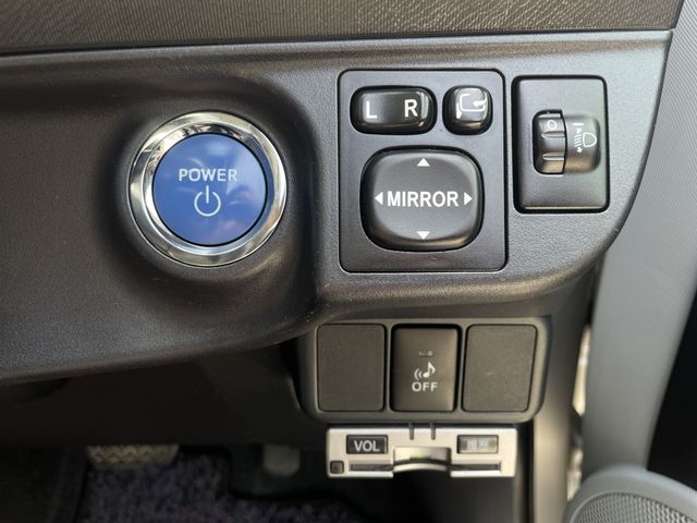 TOYOTA AQUA 2012 Image 31