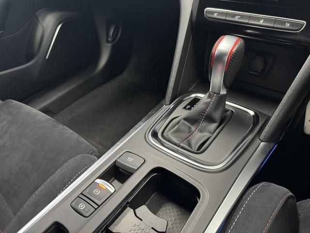 RENAULT MEGANE HATCH 2022 Image 31