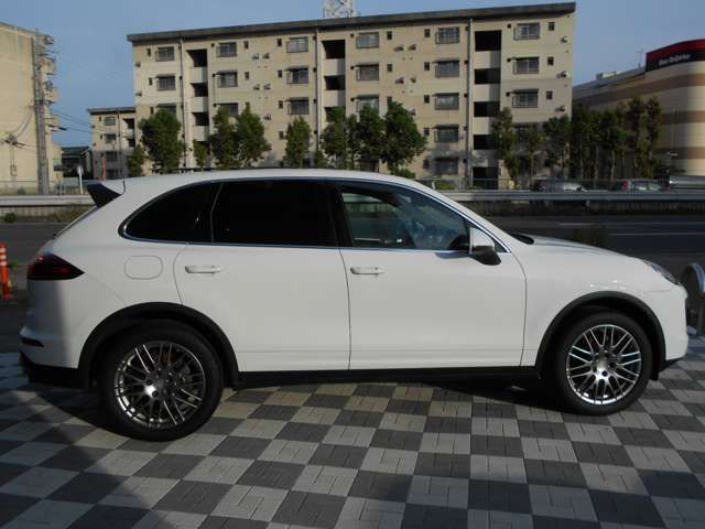 PORSCHE CAYENNE 2015 Image 31