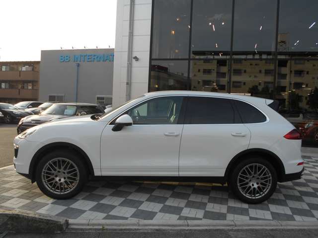 PORSCHE CAYENNE 2015 Image 31