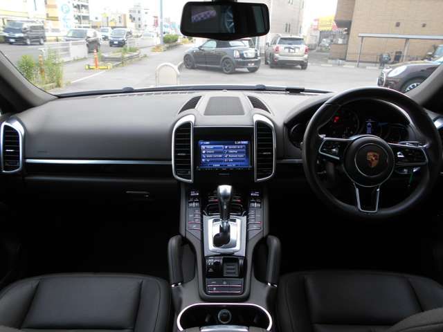 PORSCHE CAYENNE 2015 Image 31
