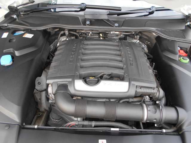 PORSCHE CAYENNE 2015 Image 31