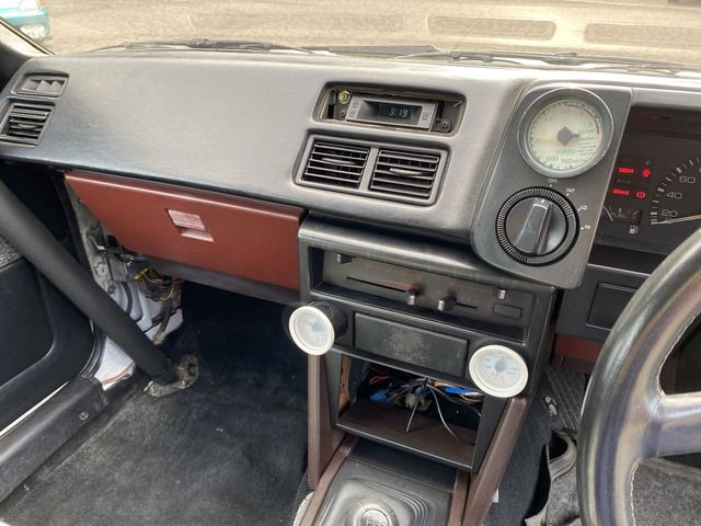 TOYOTA COROLLA LEVIN 1986 Image 31