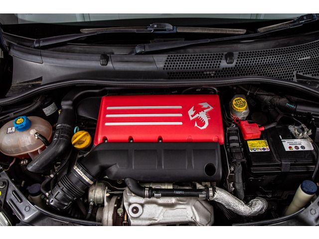 FIAT ABARTH 695C 2019 Image 31