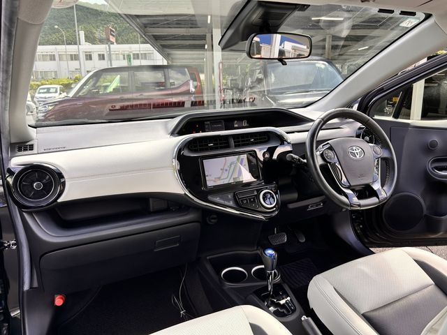 TOYOTA AQUA 2017 Image 31