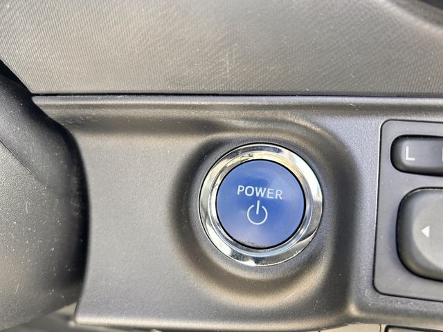 TOYOTA AQUA 2017 Image 31