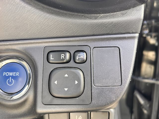 TOYOTA AQUA 2017 Image 31