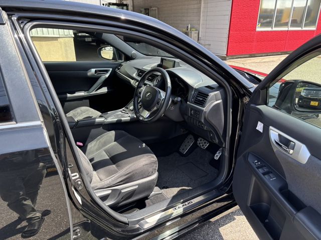 TOYOTA LEXUS CT200H 2012 Image 31