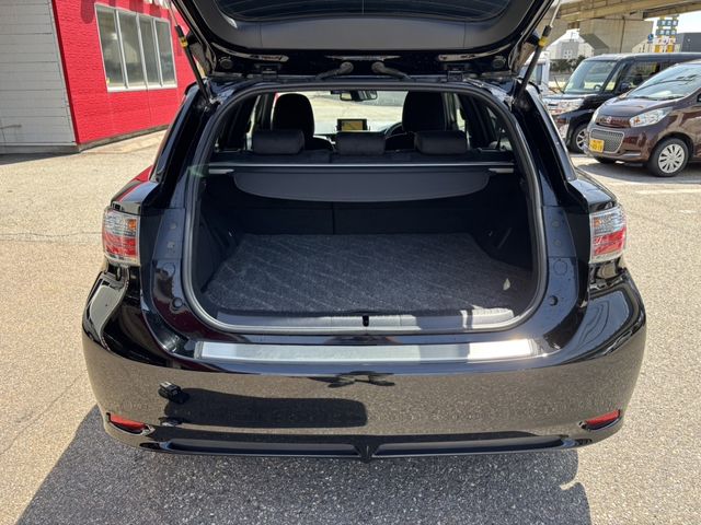 TOYOTA LEXUS CT200H 2012 Image 31