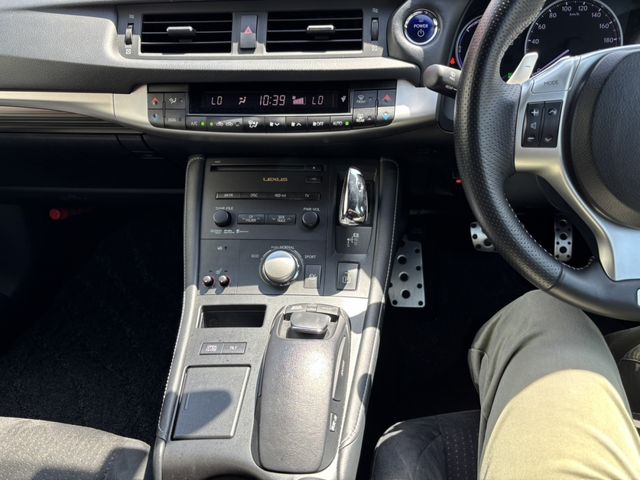 TOYOTA LEXUS CT200H 2012 Image 31