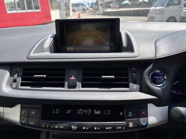 TOYOTA LEXUS CT200H 2012 Image 31