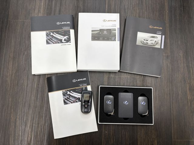TOYOTA LEXUS CT200H 2012 Image 31