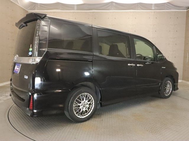 TOYOTA VOXY HYBRID 2016 Image 31