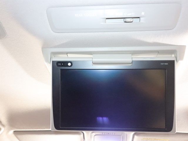 TOYOTA VOXY HYBRID 2016 Image 31