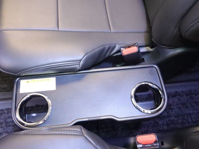 TOYOTA VOXY HYBRID 2016 Image 31