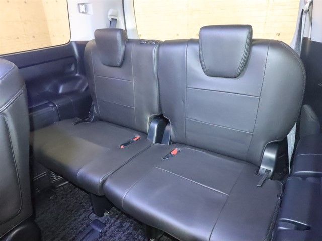 TOYOTA VOXY HYBRID 2016 Image 31