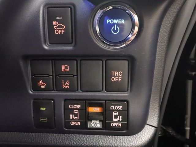 TOYOTA VOXY HYBRID 2016 Image 31