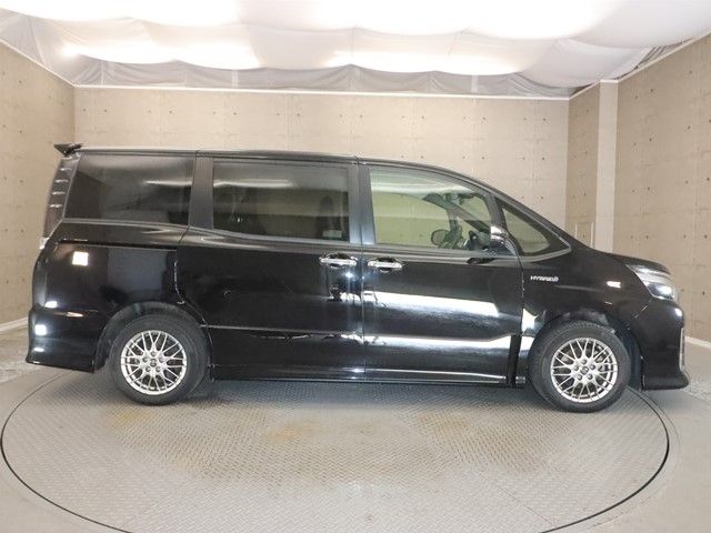 TOYOTA VOXY HYBRID 2016 Image 31