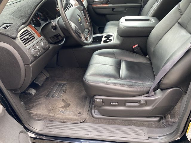 CHEVROLET SUBURBAN 2012 Image 31