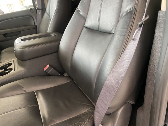 CHEVROLET SUBURBAN 2012 Image 31