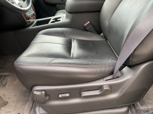 CHEVROLET SUBURBAN 2012 Image 31