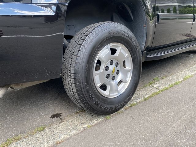 CHEVROLET SUBURBAN 2012 Image 31