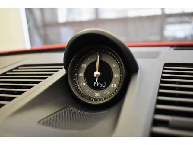 PORSCHE 911 2022 Image 31