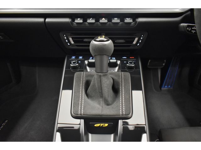 PORSCHE 911 2022 Image 31