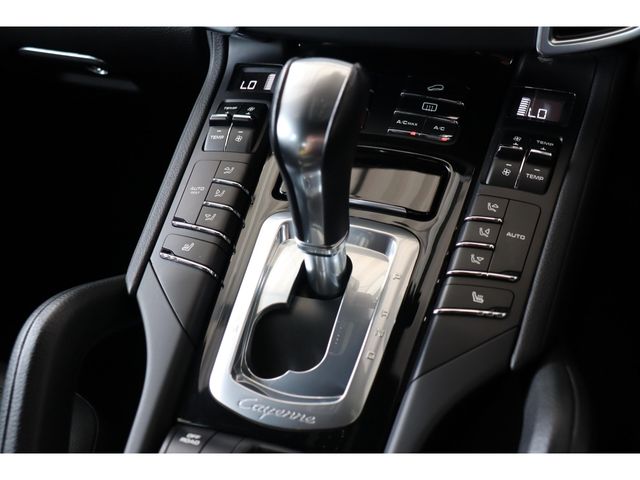 PORSCHE CAYENNE 2014 Image 31