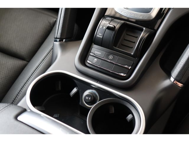 PORSCHE CAYENNE 2014 Image 31