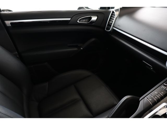 PORSCHE CAYENNE 2014 Image 31