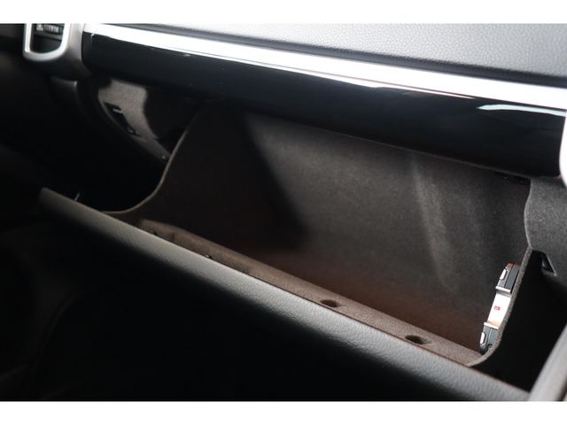 PORSCHE CAYENNE 2014 Image 31