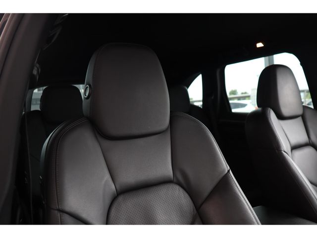 PORSCHE CAYENNE 2014 Image 31