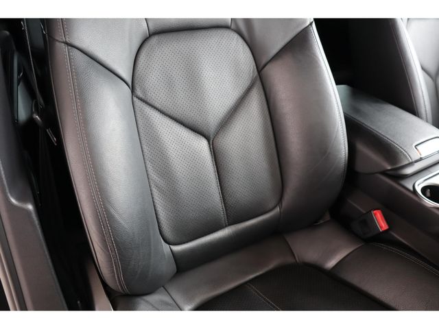 PORSCHE CAYENNE 2014 Image 31