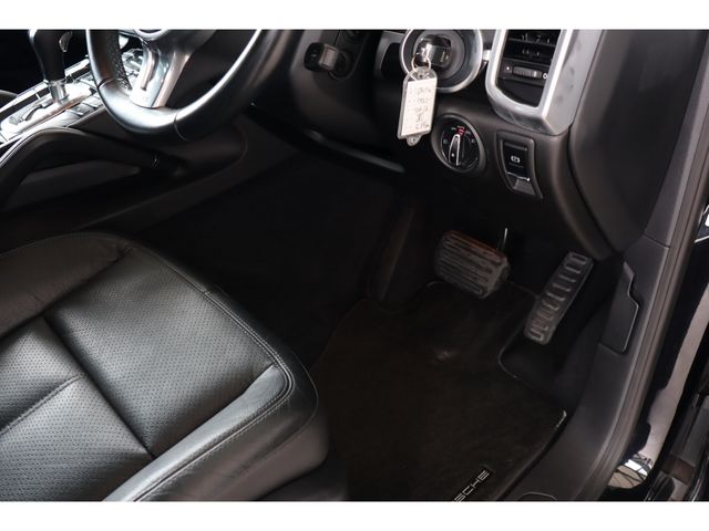 PORSCHE CAYENNE 2014 Image 31