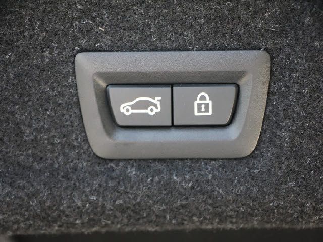 BMW 3SERIES SEDAN 2019 Image 31