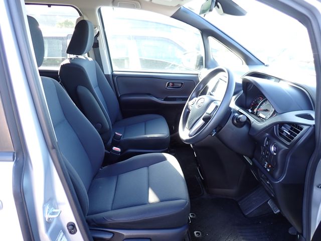 TOYOTA NOAH 2020 Image 31