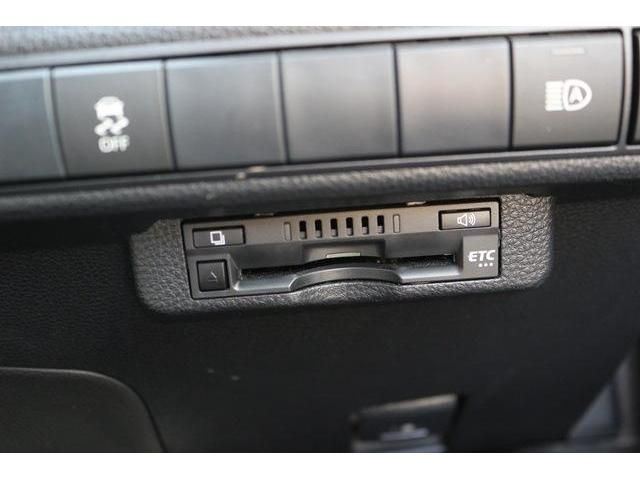 TOYOTA COROLLA SPORT HYBRID 2018 Image 31